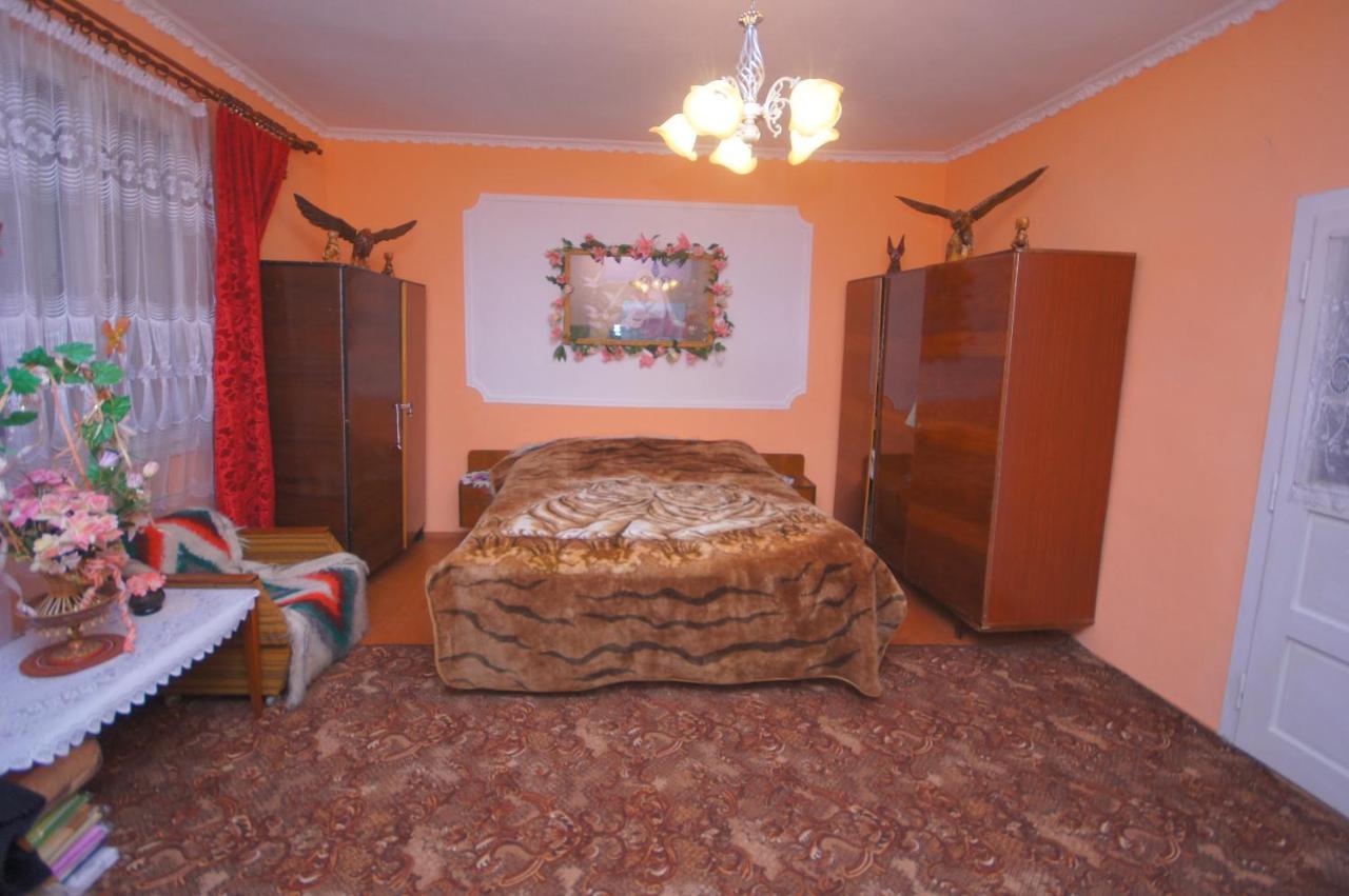 Аня Рома Hotel Lazeshchyna Exterior photo